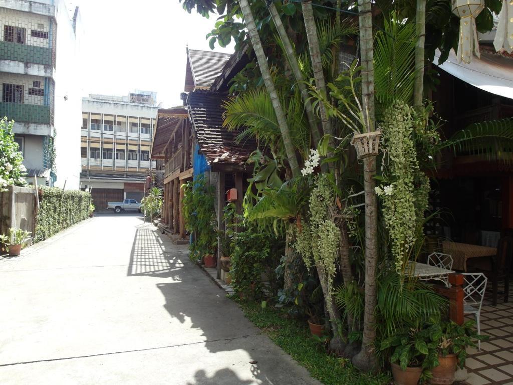 Tawan Court Hotel Chiang Mai Exterior foto